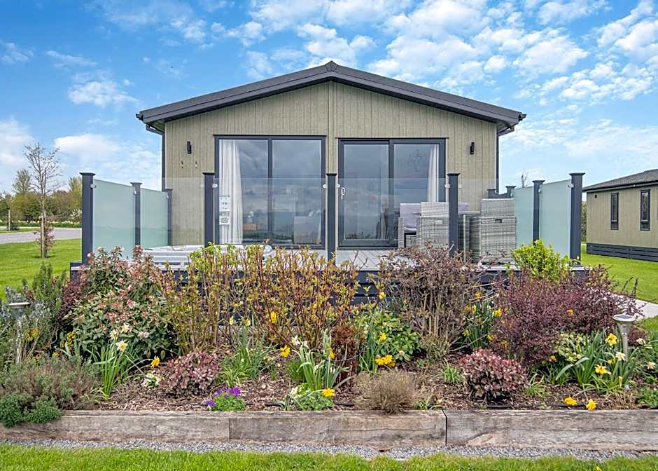 Midsomer Lodges