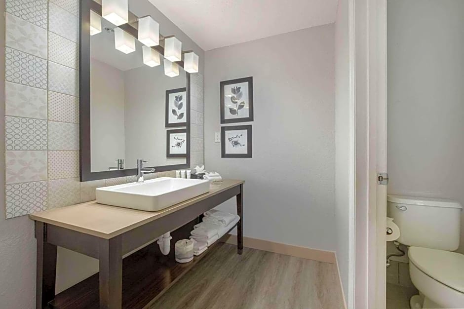 Country Inn & Suites by Radisson, Port Canaveral, FL