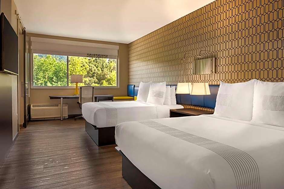 GLo Best Western Asheville-Blue Ridge Parkway