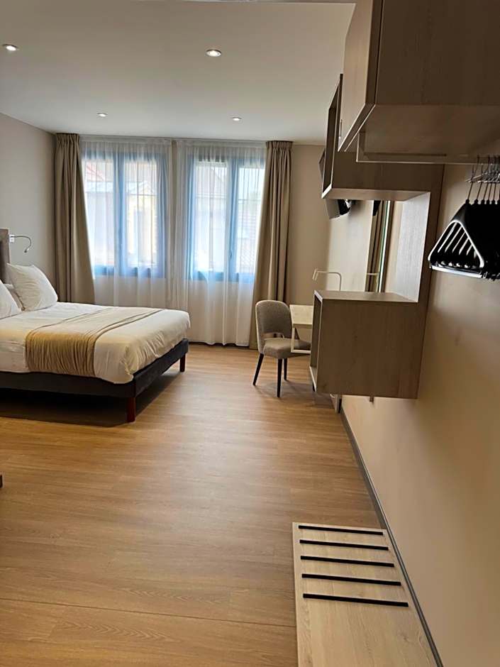 Hôtel du Commerce-restaurant au Couteau