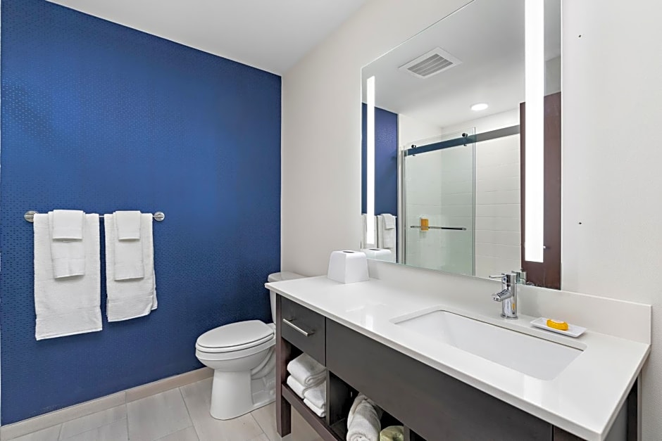 Holiday Inn Express Kansas City North Parkville By IHG
