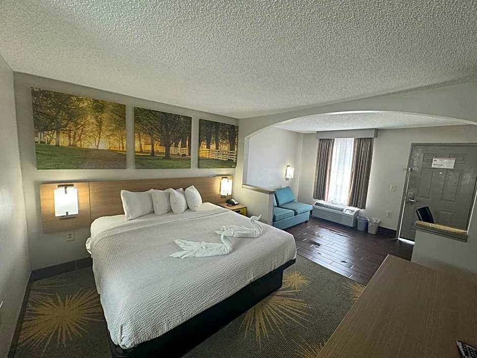 Days Inn & Suites by Wyndham Tuscaloosa - Univ. of Alabama