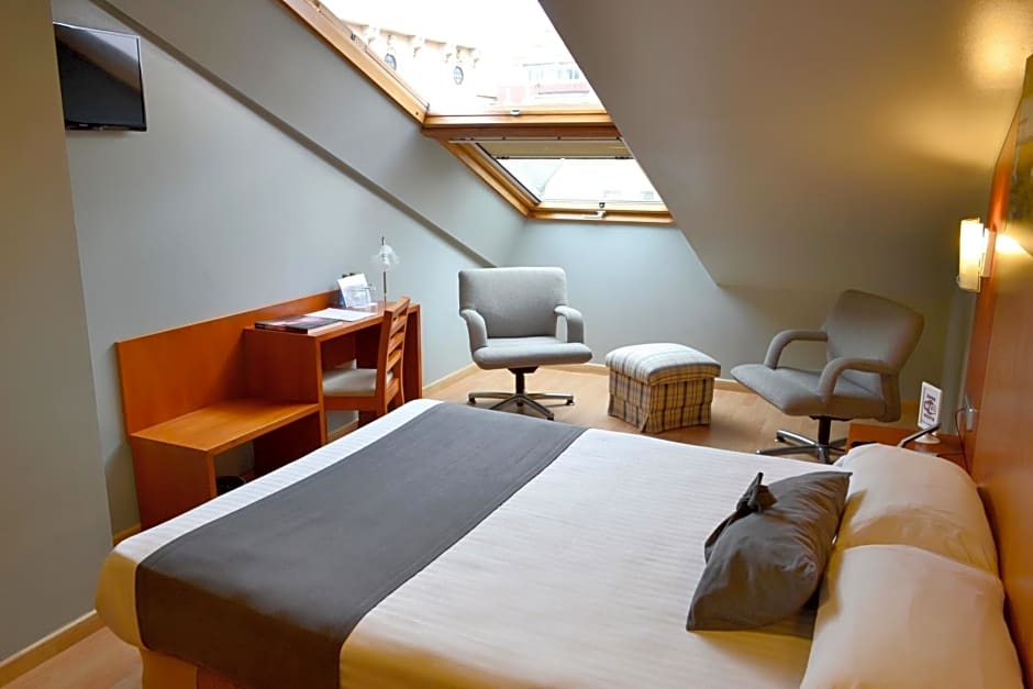 Photo 1 of 8 of Double Room with Spa Bath