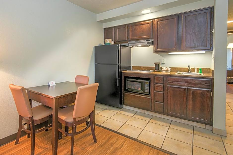 Markham House Suites Little Rock Medical Center