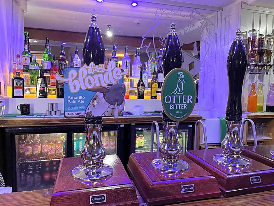 Feildens Arms & Hotel