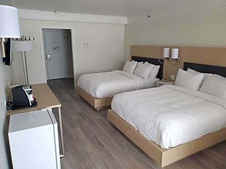 Mountain side view room with 2 Queen beds