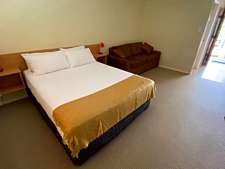 Deluxe 1 Queen Bed