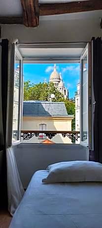 Le Village Montmartre by Hiphophostels