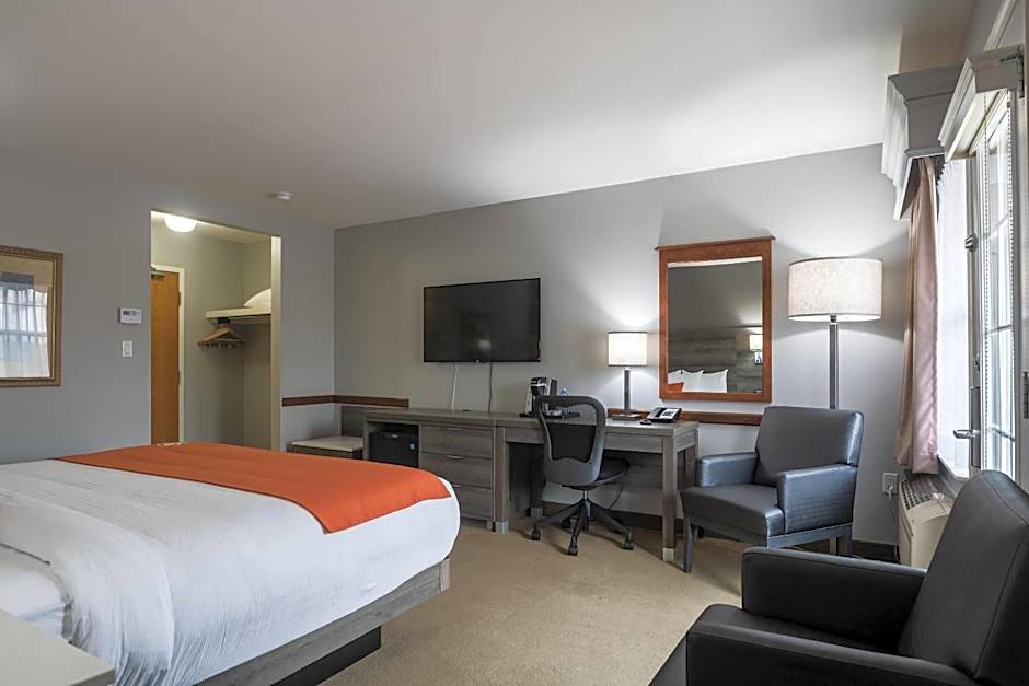 Amsterdam Inn & Suites, an Ascend Collection Hotel
