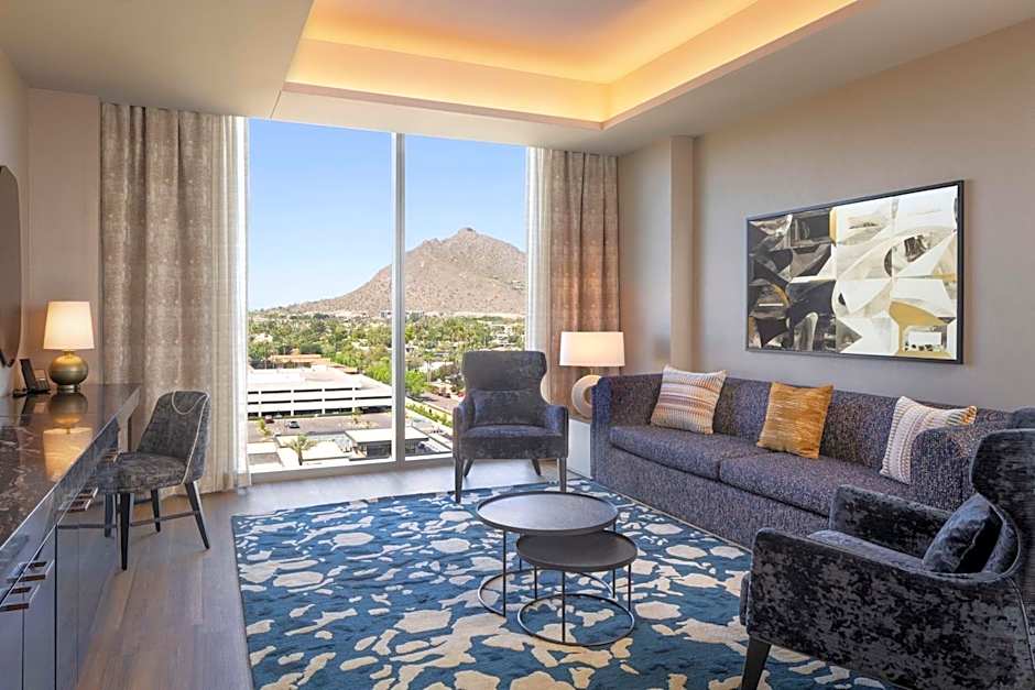 Caesars Republic Scottsdale, a Hilton Hotel