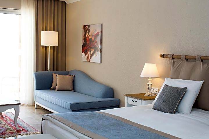 ANDRIAKE BEACH CLUB HOTEL