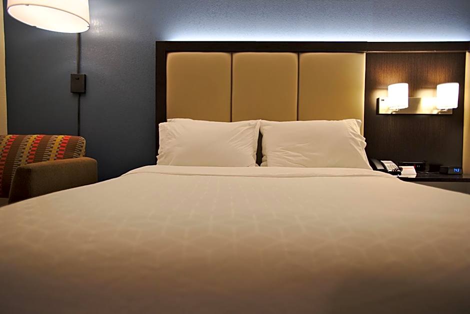 Holiday Inn Express Anderson I-85 - Exit 27- Highway 81 By IHG