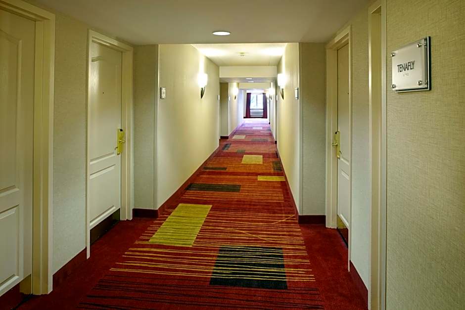 The Clinton Inn Hotel