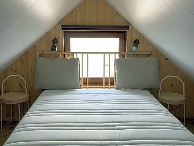 Small Vinter Summer House