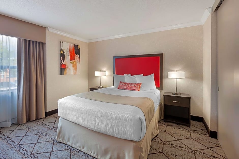 Best Western Plus Rose City Suites