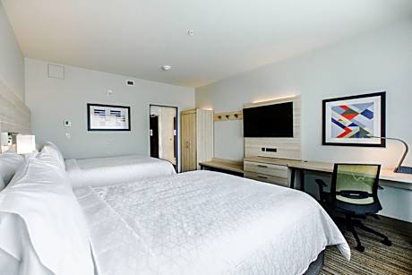 2 Queen Suite Communications Accessible Sofa Bed