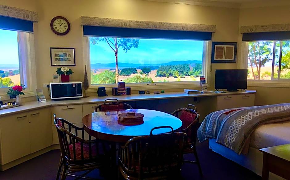 Llarrinda Bed & Breakfast