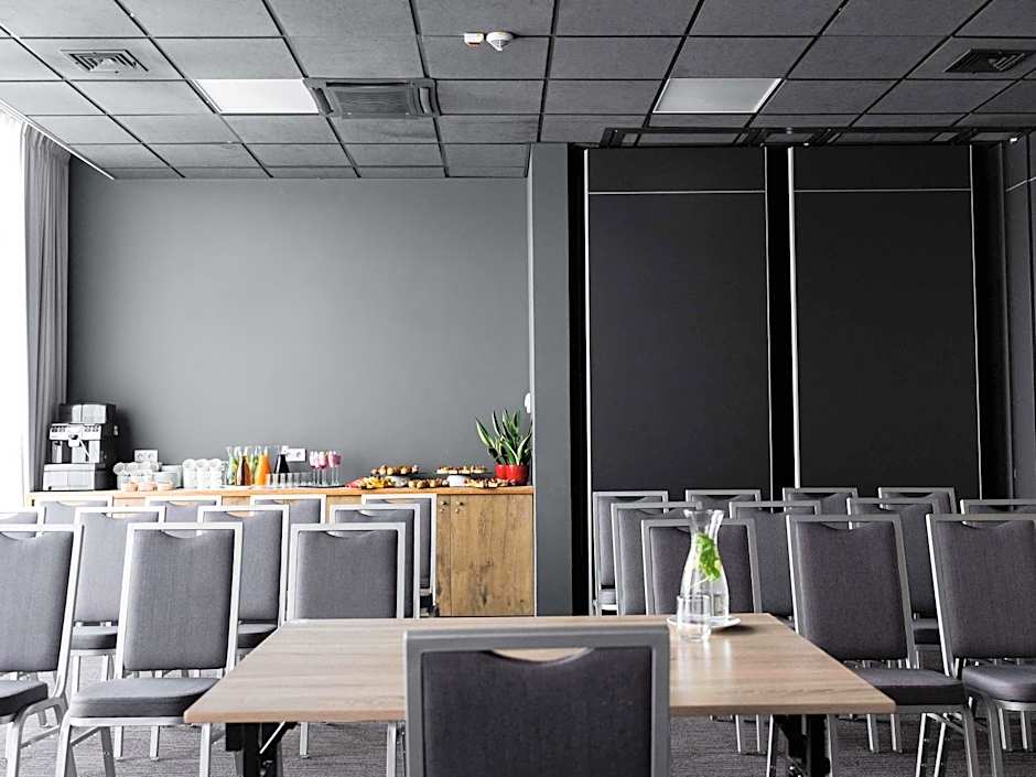Ibis Poznan Polnoc