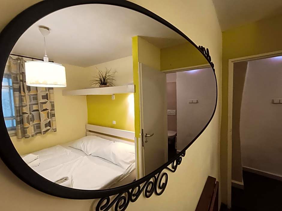 Charles Bridge Hostel & Apartments