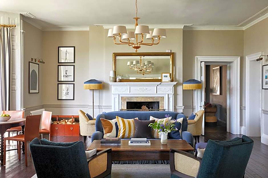 Moonfleet Manor - A Luxury Family Hotel