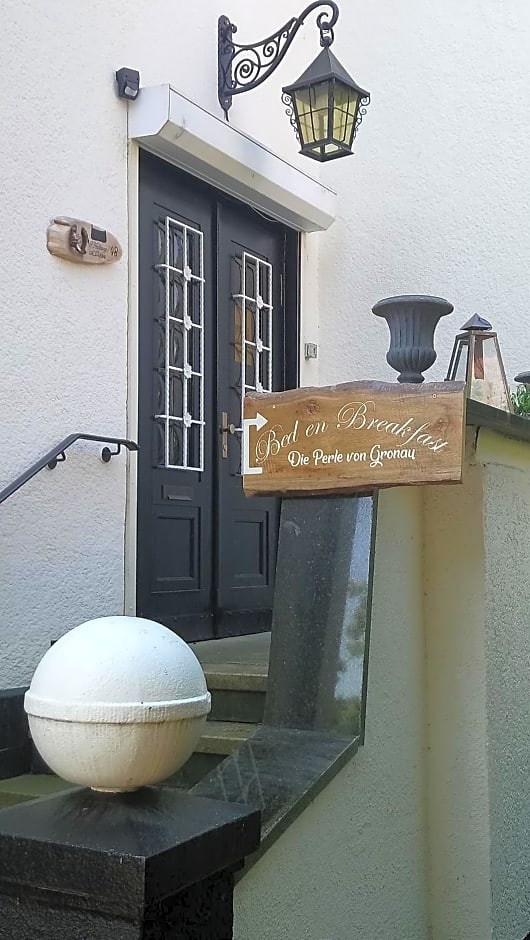 Bed und Breakfast "Die Perle von Gronau"