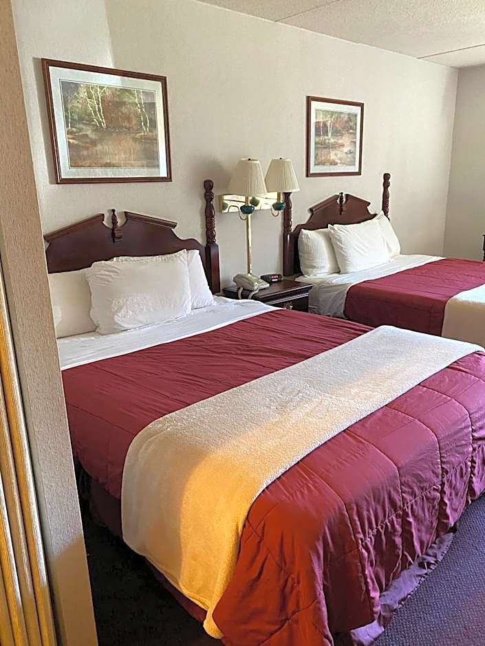 Voyageur Inn And Conference Center