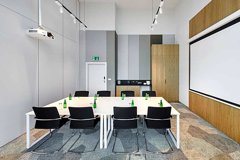 Courtyard by Marriott Warsaw Airport