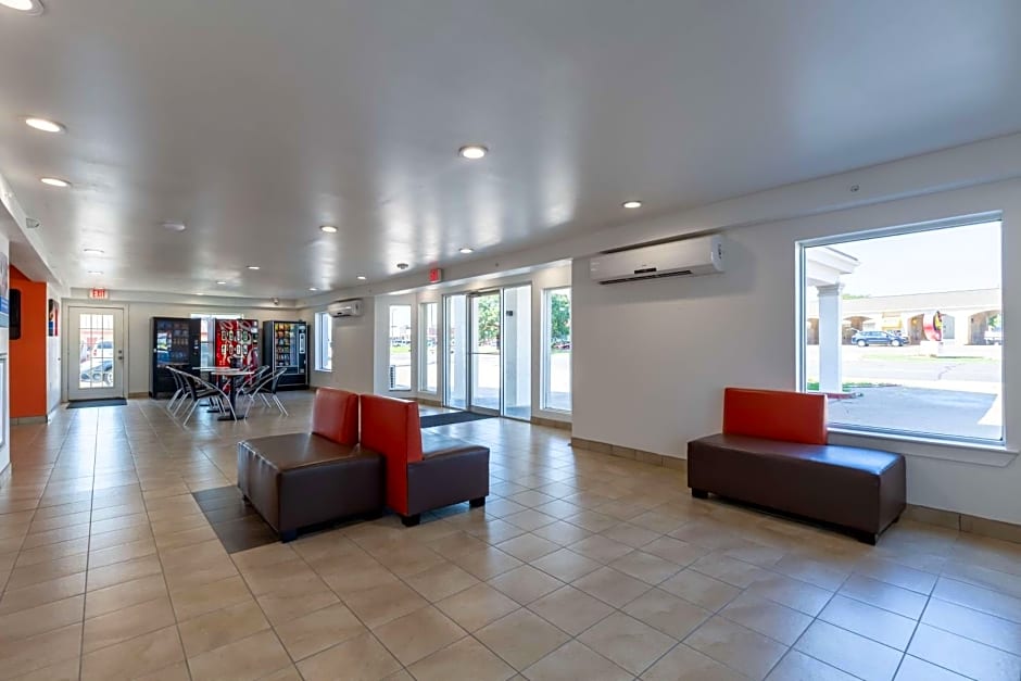 Motel 6-Bryan, TX - University Area