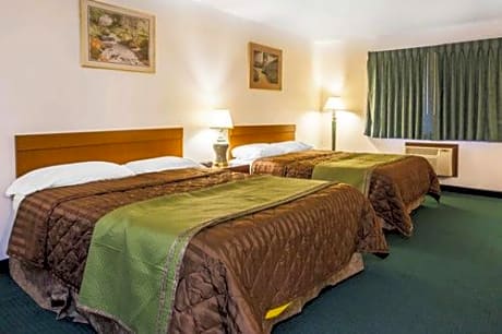Standard Queen Room with Two Queen Beds - Non Smoking