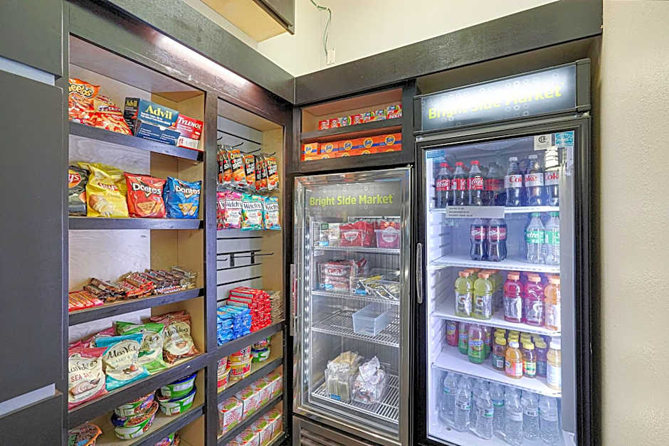 La Quinta Inn & Suites by Wyndham Houston Hobby Airport