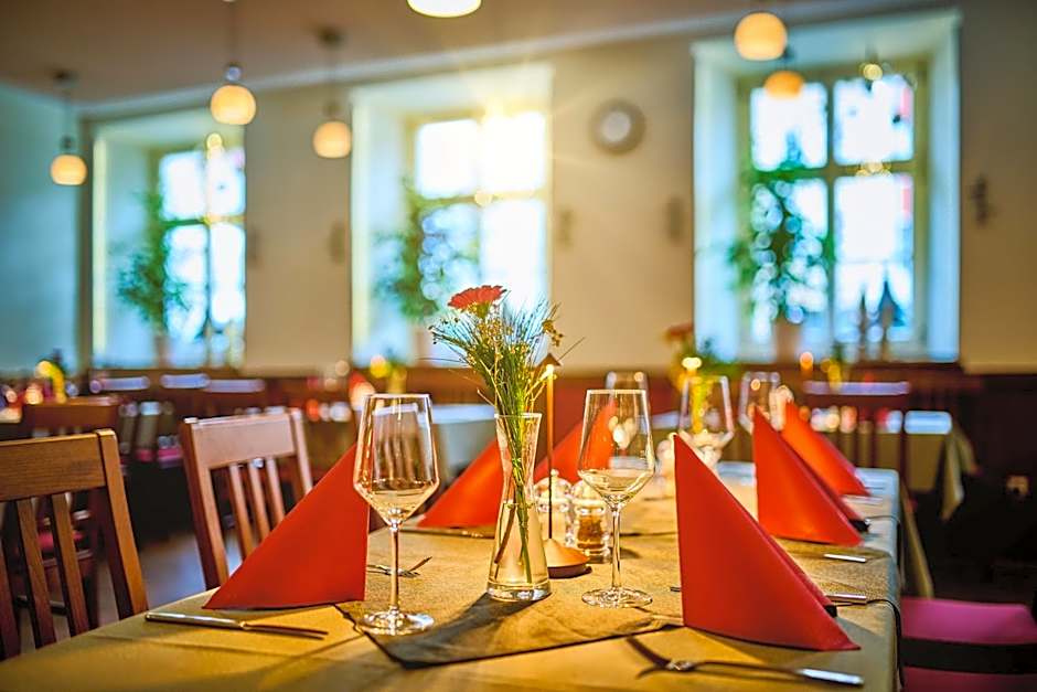 Hotel & Gasthaus DAS RÖHRL Straubing