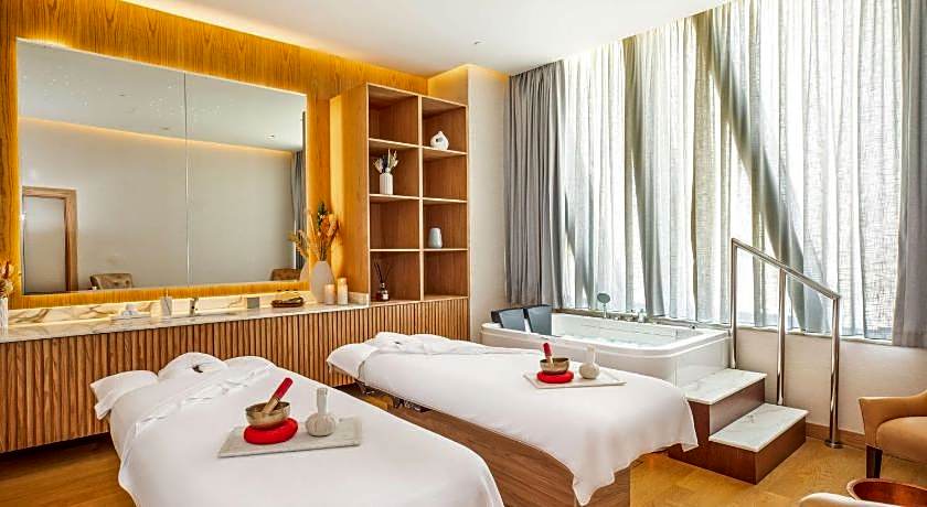 AlRayyan Hotel Doha - Curio a collection by Hilton