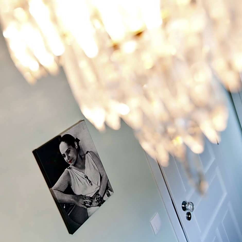 Crystal Suites Chez Helena
