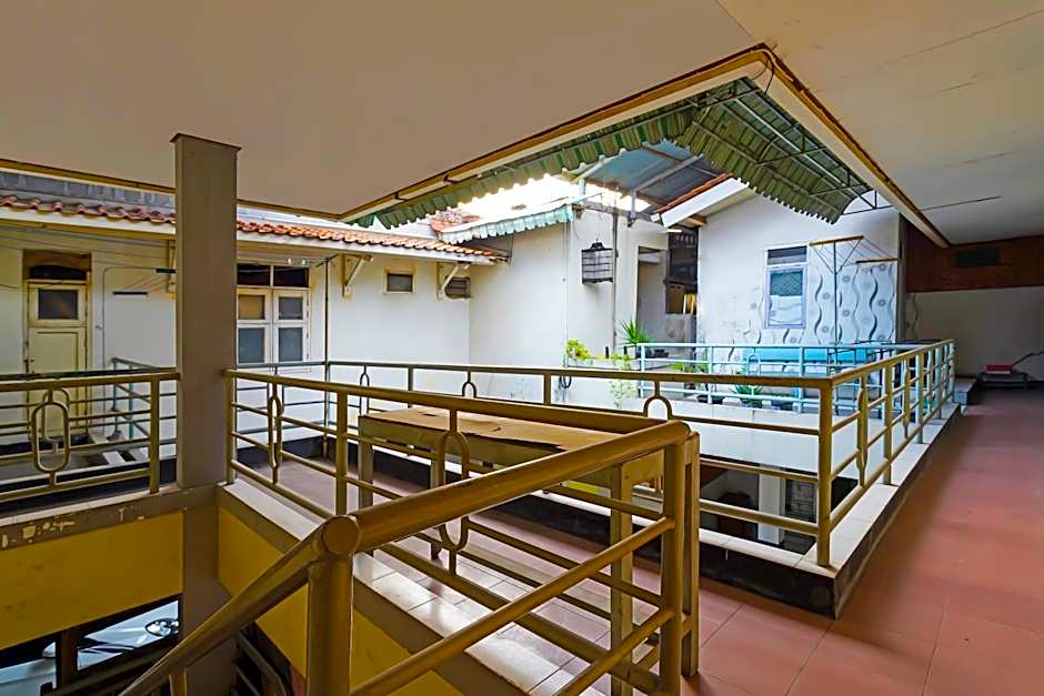 OYO Life 92694 Kost Nino