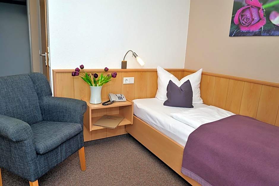 Kurhotel Grüttner mit eigenem Sole Thermal Schwimmbad 32 Grad und Saunalandschaft