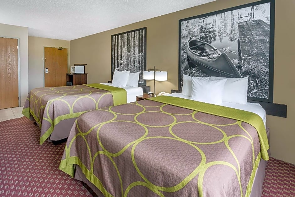 Super 8 by Wyndham Hebron Lowell Area