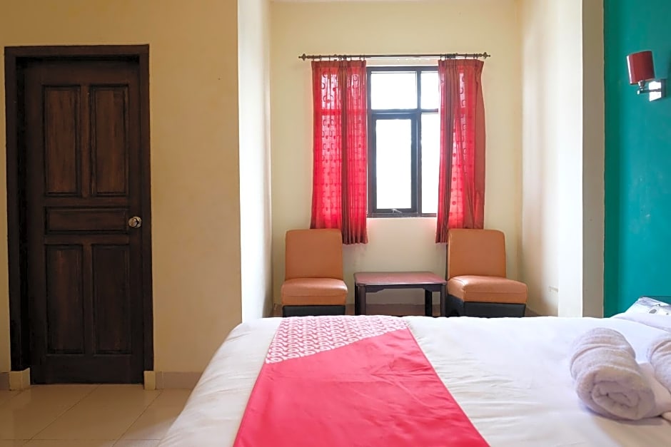 Super OYO 515 Oasis Hotel