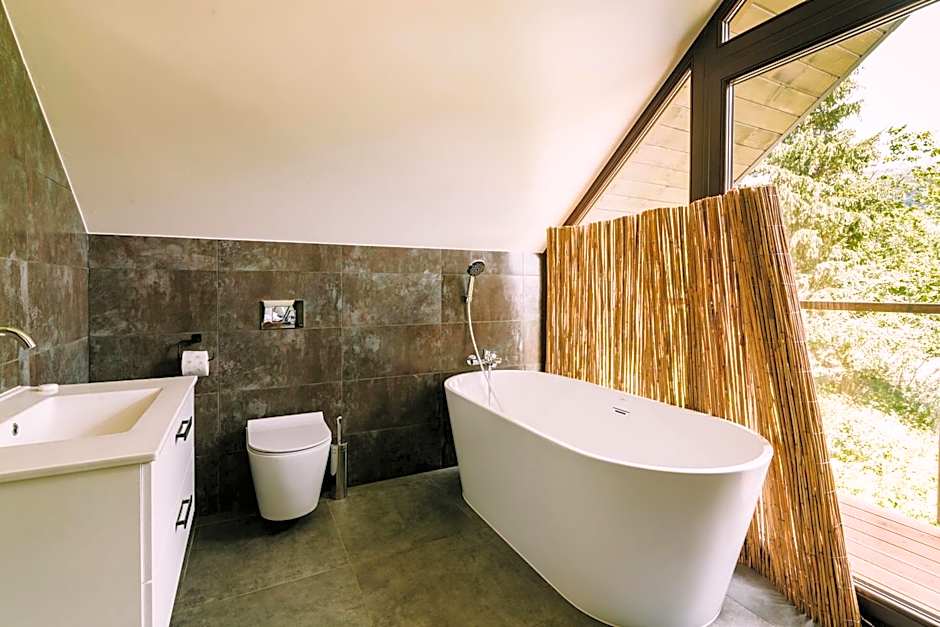 Szumny Dwór - pokoje z łazienkami