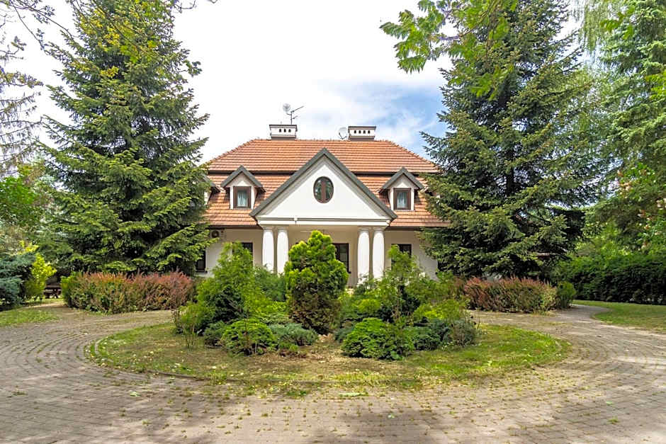 Apartamenty w Dworku Cheval