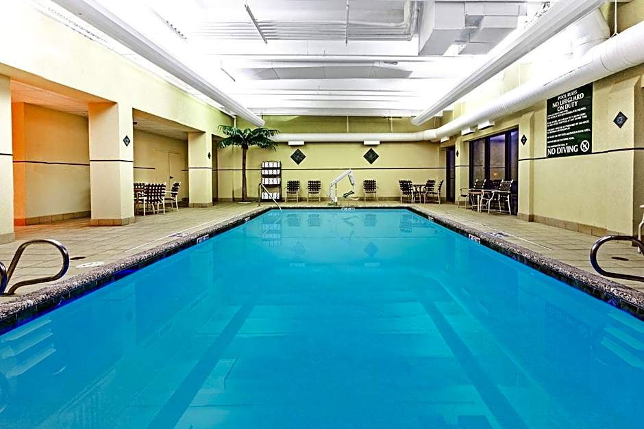 Holiday Inn & Suites Springfield-I-44 By IHG