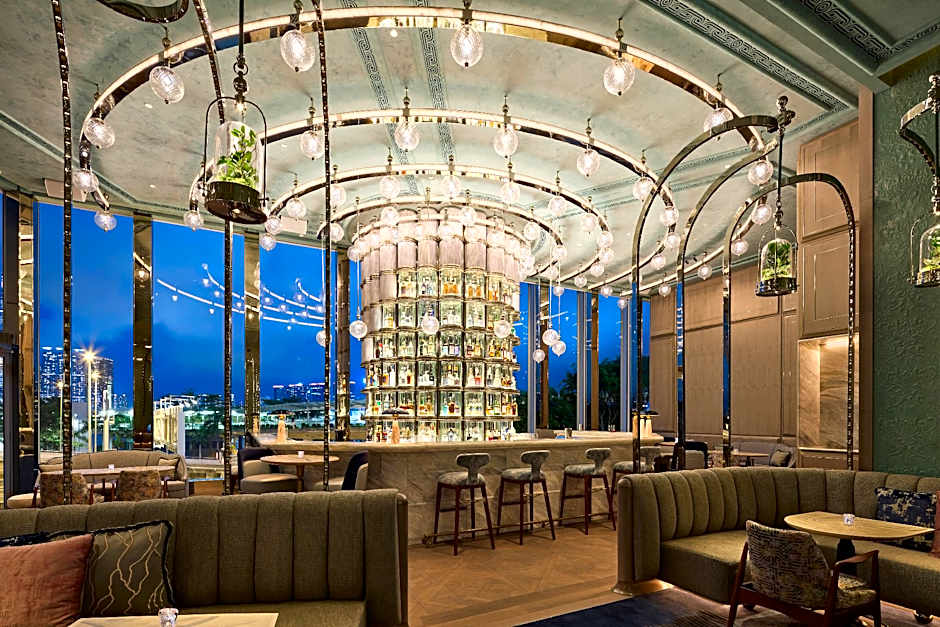 Four Seasons Hotel Hong Kong