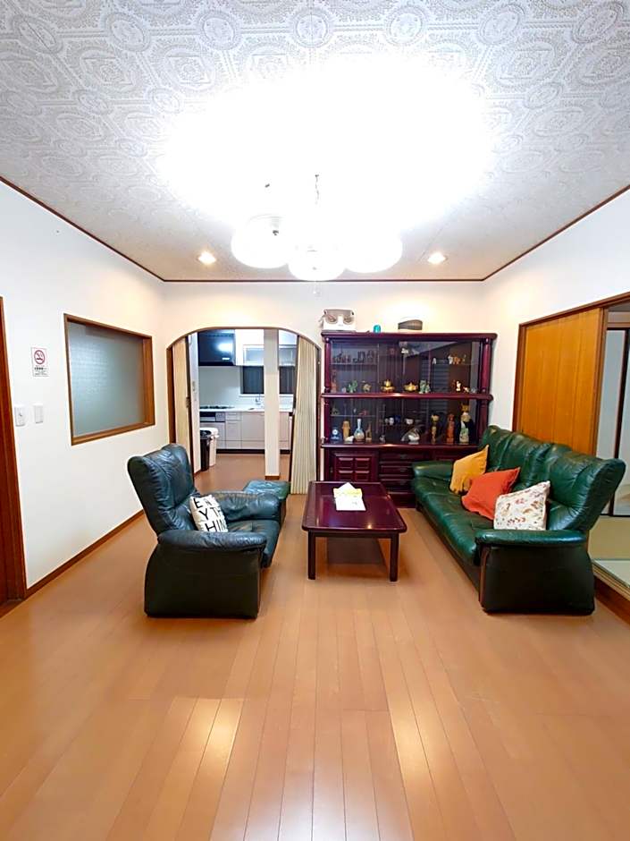 season guest house in nishi shinjuku 100 square meters, 4 bedrooms, 2 living rooms