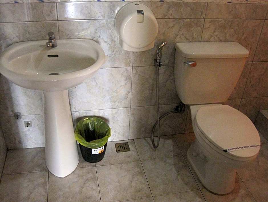 Hollywood Drive-In Hotel