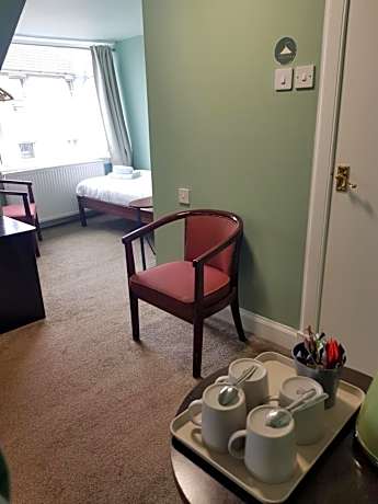 Family Room (2 Adults + 2 Children)