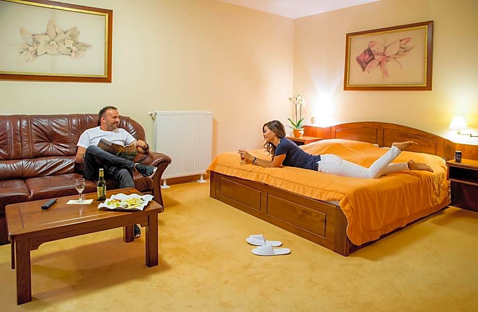 Orchidea Hotel Lipót