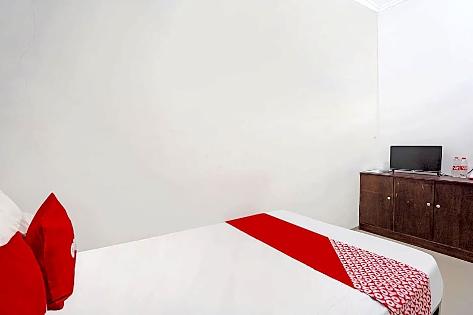 OYO Life 91670 Mannsur Homestay Syariah
