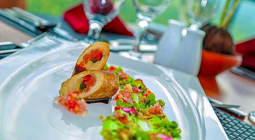 Oak Ray Hotel - Tea Bush Ramboda