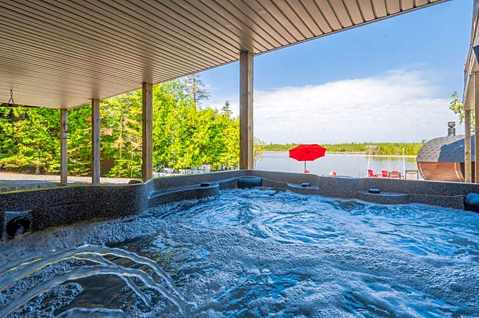 Waterfront W Sauna, Hot Tub & Boat Slip