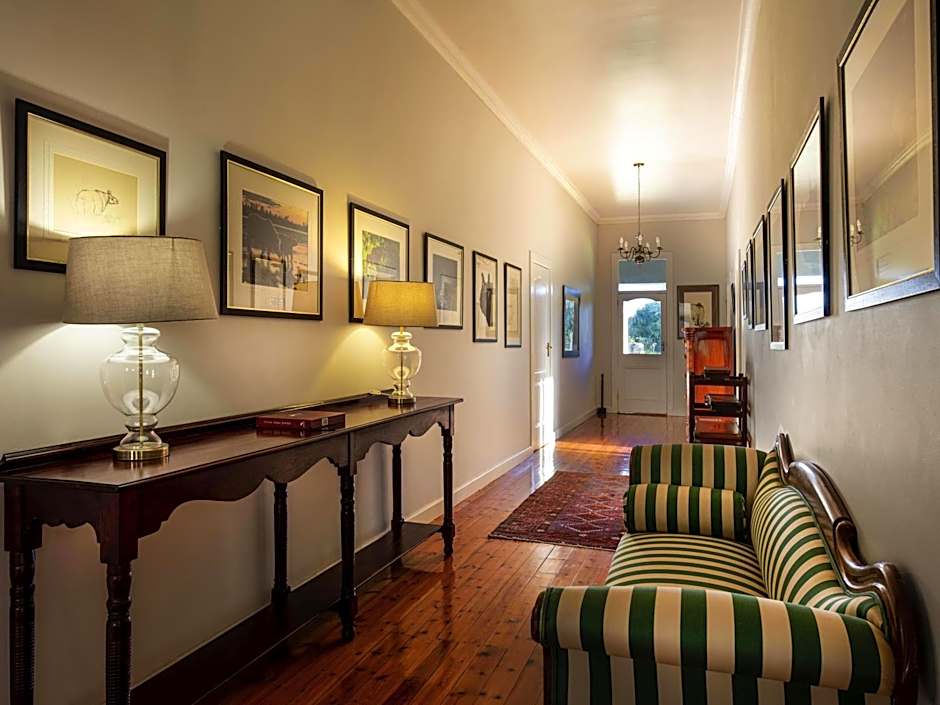Founders Lodge by Mantis