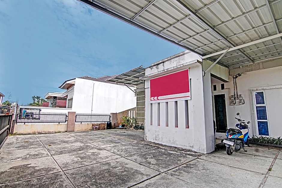 Hotel O Penginapan Puti SyariahNearBandara Sultan Syarif Kasim II
